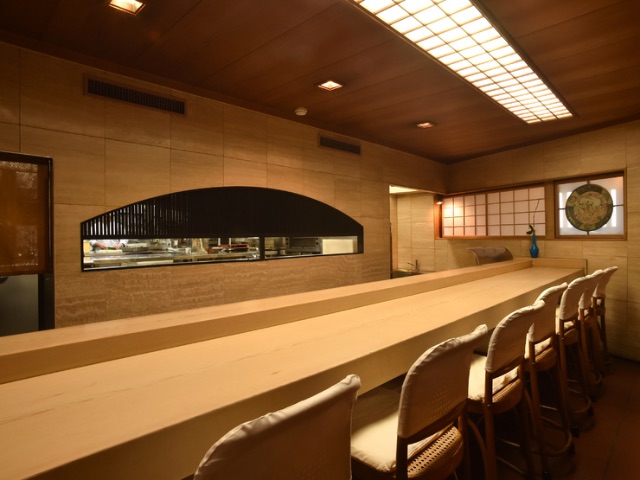 在充滿侘寂風格的日式空間中品嘗傳統風味