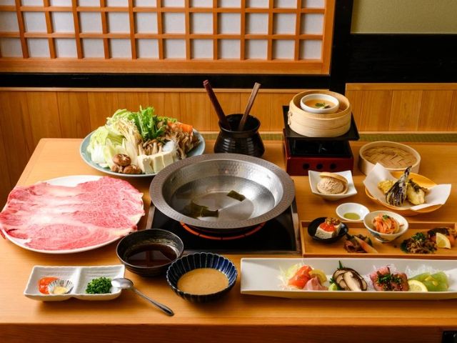 4. Sukiyaki Shabu-shabu Medetaya