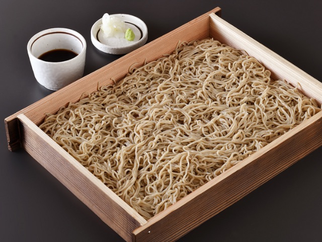 吃完多采多姿的料理後，就用可從6種沾醬中選擇的「共享蕎麥麵」來結尾 