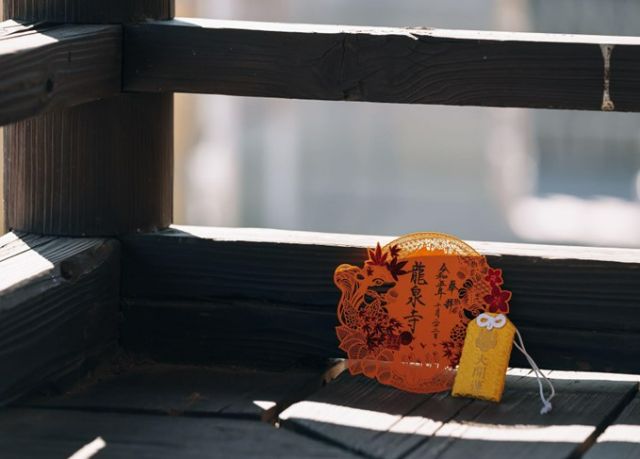 打開幸運之門:到被評為日本第一靈驗的開運寺廟參加佛教儀式熊谷小旅行