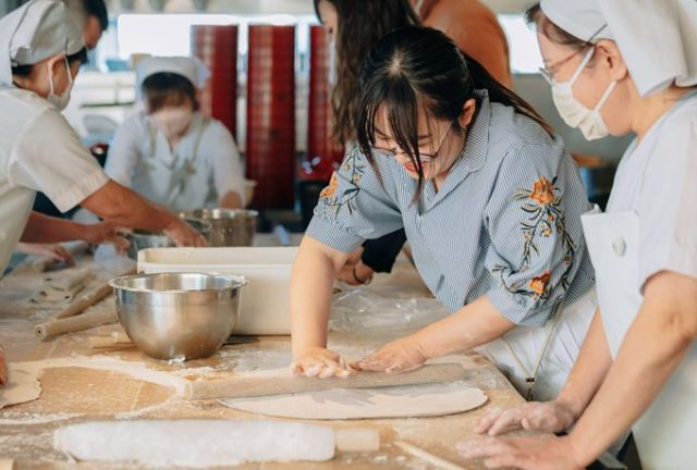 打開幸運之門:到被評為日本第一靈驗的開運寺廟參加佛教儀式熊谷小旅行