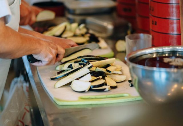 打開幸運之門:到被評為日本第一靈驗的開運寺廟參加佛教儀式熊谷小旅行