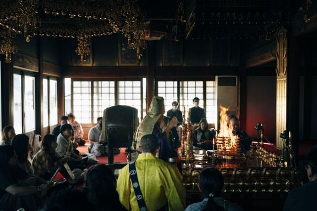 打开幸运之门：到被评为"日本第一"灵验的开运寺庙参加佛教仪式 熊谷小旅行