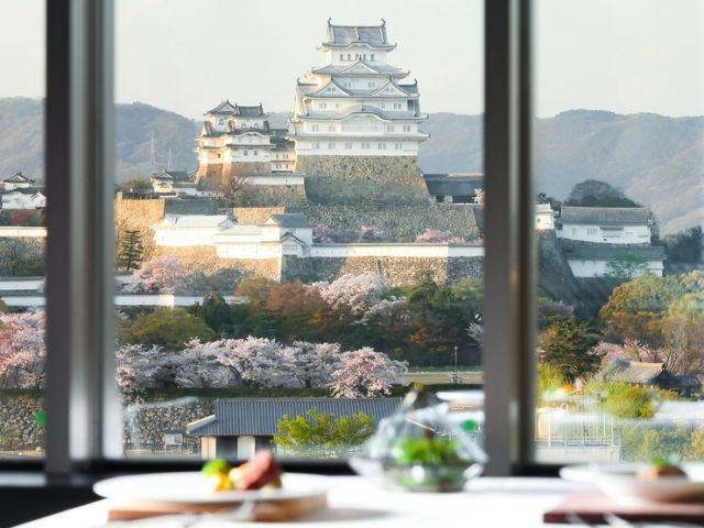 One of Hyogo Prefecture's Top Cherry Blossom Viewing Spots! 5 Must-Visit Shops When Visiting Himeji Castle