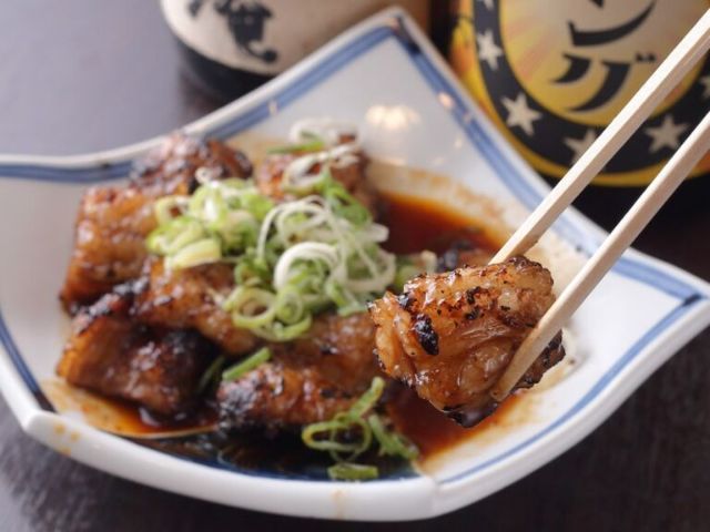 1. HONMACHI Tonteki x Showa Horumon Yakiniku Tenguya
