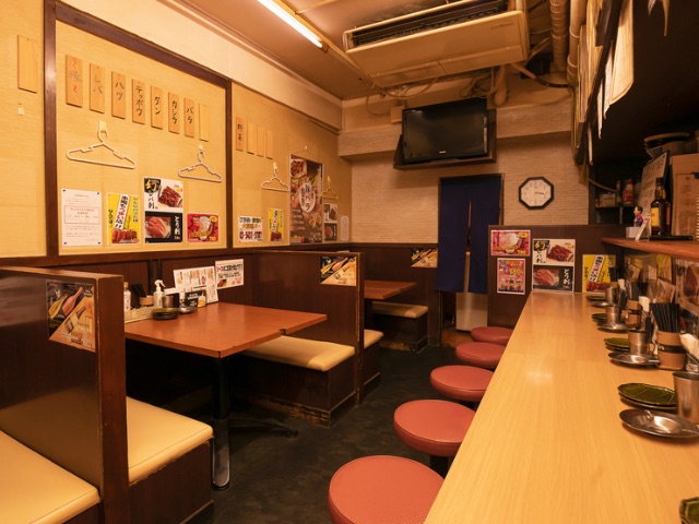 A grilled pork skewer restaurant that is beloved by many, from solo guests to families