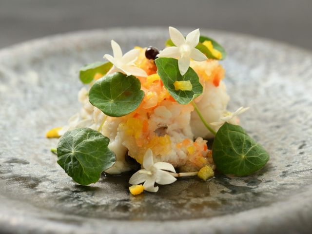 Experience stylish Italian cuisine at this hidden gem restaurant in Ginza.