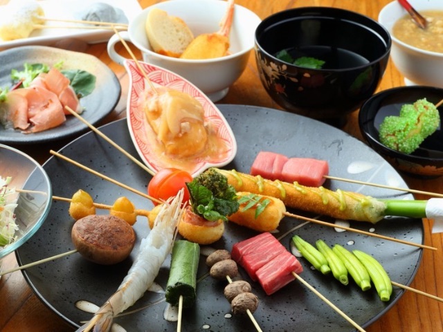 外酥裏嫩。北新地獨有的高水準創意炸串 