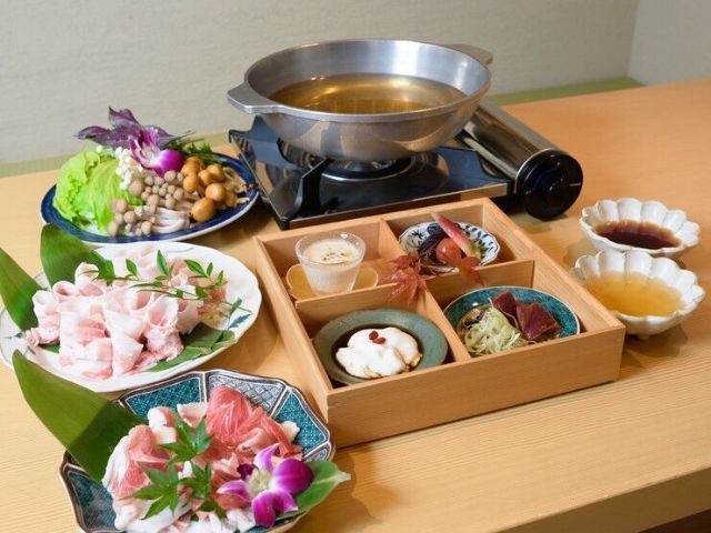 在充滿高級感的完全私人空間中享受美味。