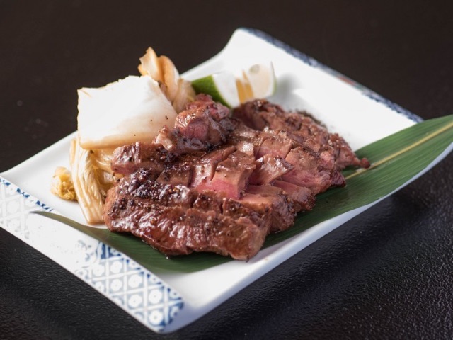品味厚切烤牛舌與手工蕎麥面美味，別具特色的一家居酒屋餐廳 