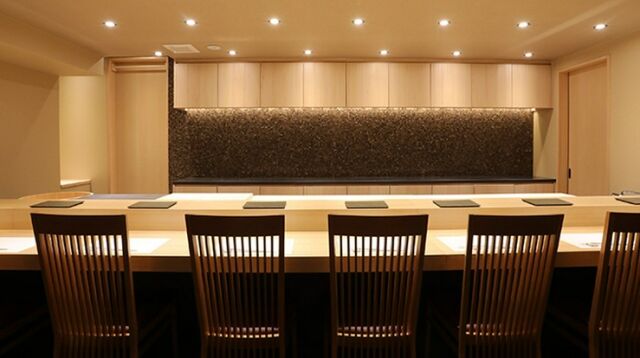 스시와 일본요리 신주쿠 요네가미 floor