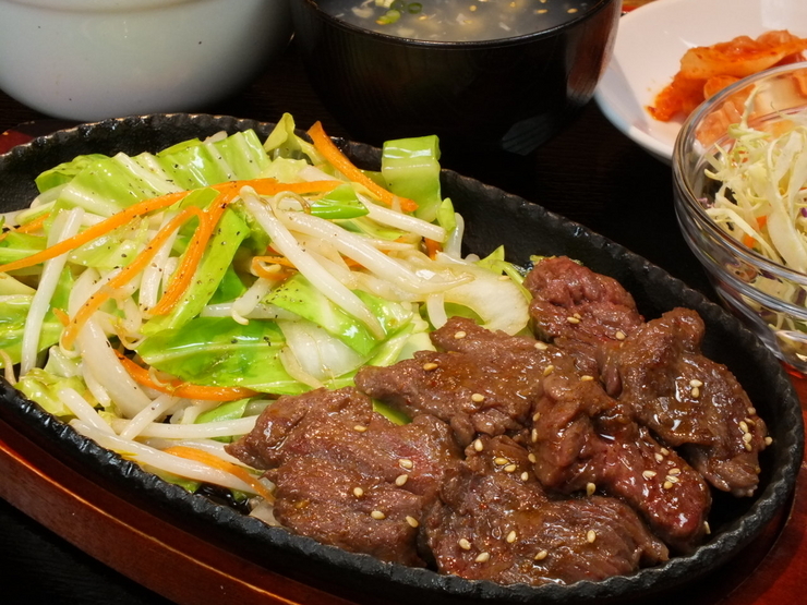 오사카에서 저렴하고 맛있는 야키니쿠 레스토랑 15곳