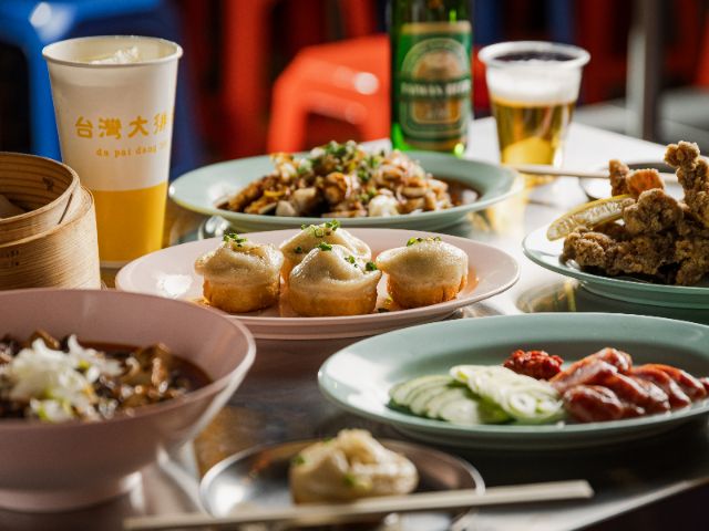 Newly Opened in Susukino: Savor pan-fried soup dumplings & Asian Street Cuisine in a Taiwanese Night Market Ambiance