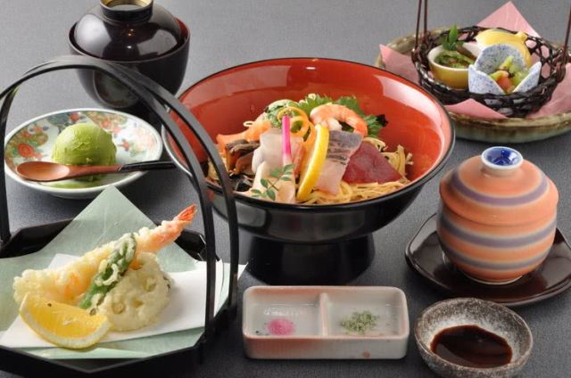 7. Wa Dining Hotaru