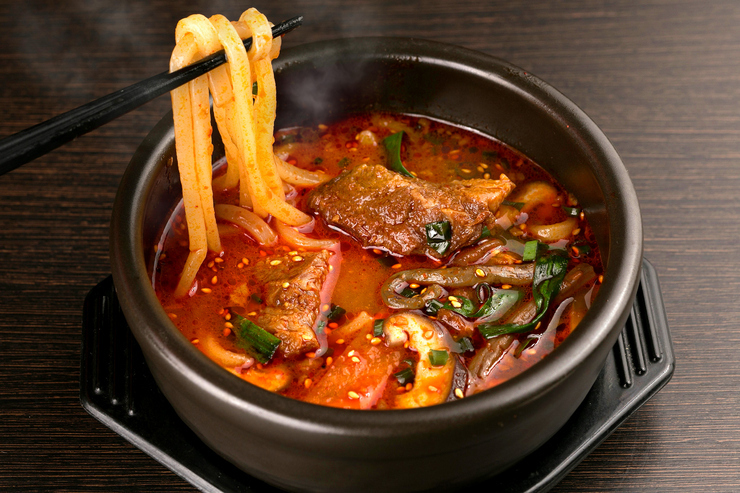 매콤하면서도 감칠맛 나는! - 매콤하고 감칠맛 나는 요리를 제공하는 10개의 선정된 레스토랑
