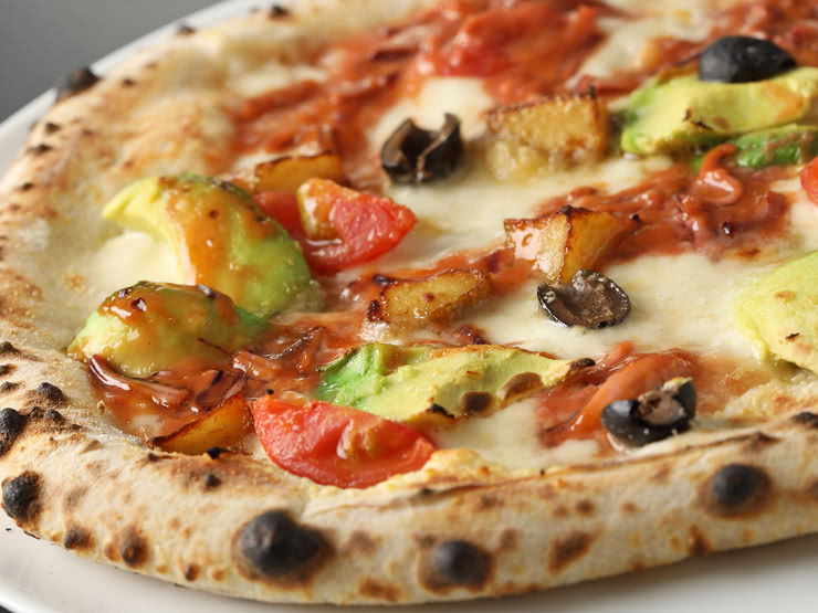 7. HALAL Pizzeria Santa Fe (Iriya)