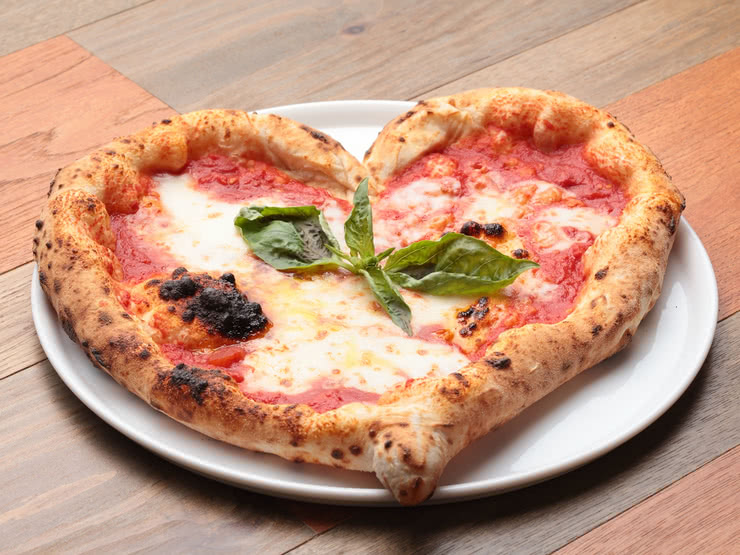 12. Trattoria e Pizzeria De Salita Akasaka (Akasaka-mitsuke)