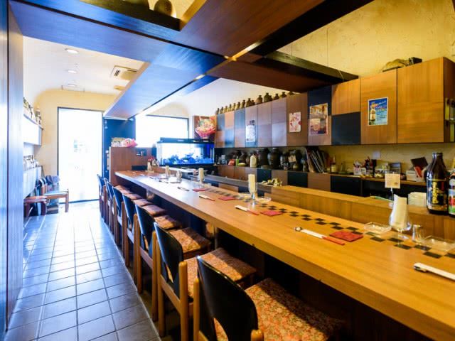 5. DINING Hana (Naha)