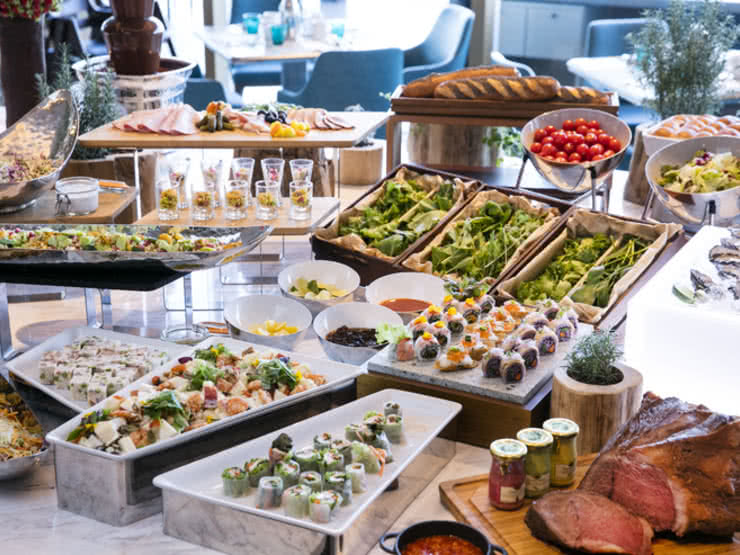 4. SEASCAPE TERRACE & DINING