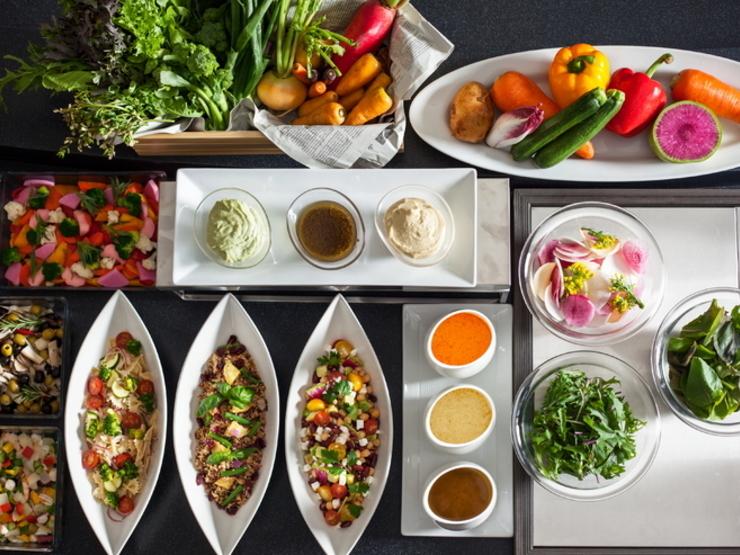11. GARDEN DINING