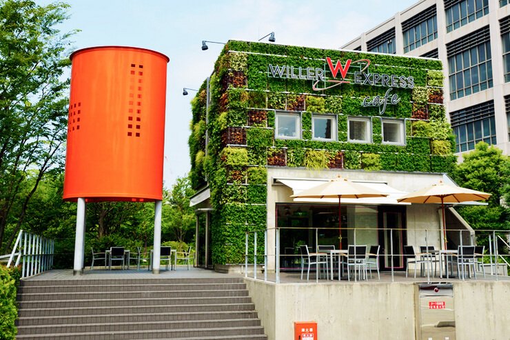 1. WILLER　EXPRESS　CAFÉ