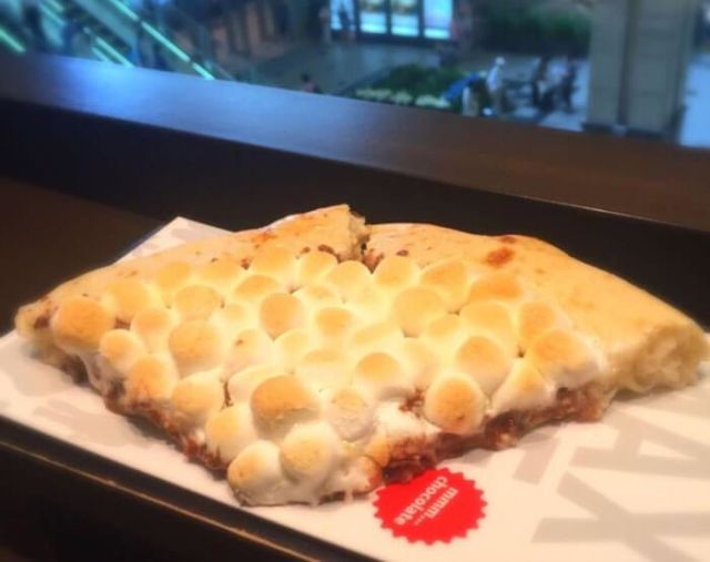 4. MAX BRENNER CHOCOLATE BAR LUCUA osaka