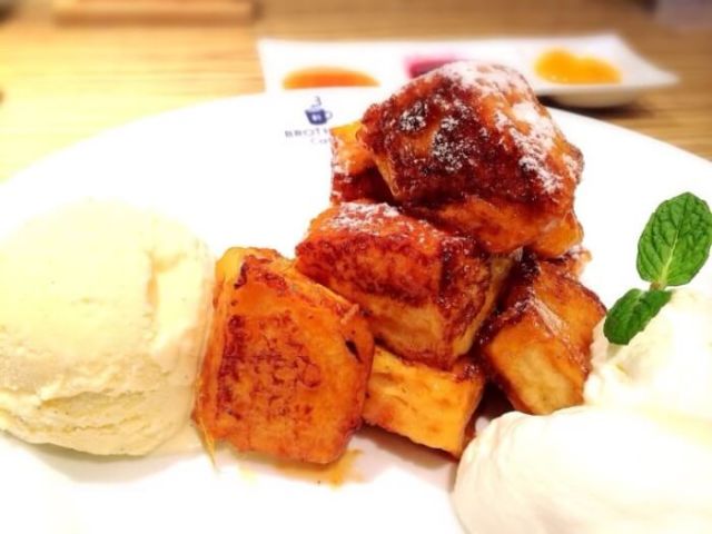 9. BROTHERS CAFÉ　梅田OPA店