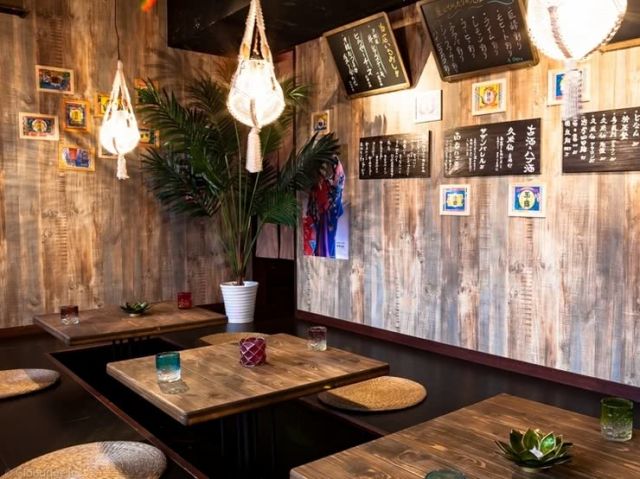 2. 沖繩Dining 榕樹 新宿南口店