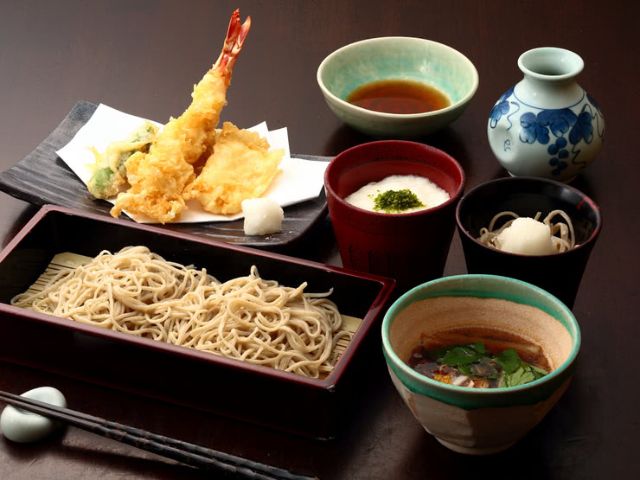 8. Yoyogi Uehara Yamasemi (Yoyogi Uehara / 우동 and Soba)