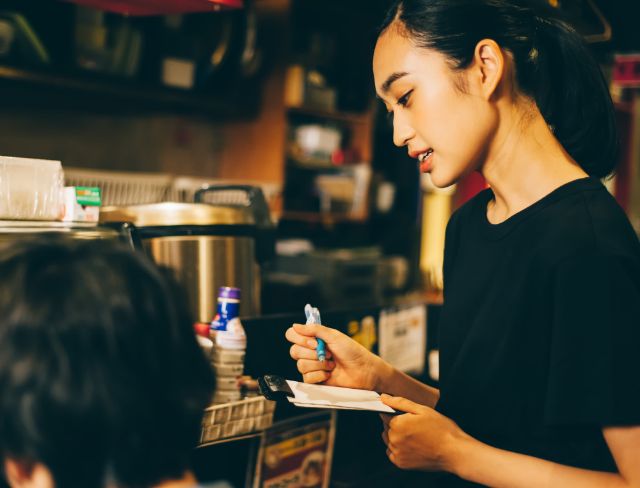 서비스를 요청해야 합니다