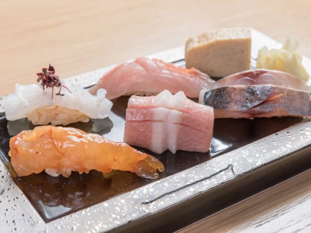 6. 구운 생선과 스시 Yakino Uojima (Miebashi)