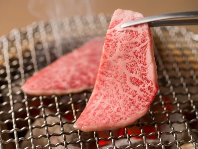 度假酒店般的奢華空間與備長炭烤肉強強聯合 