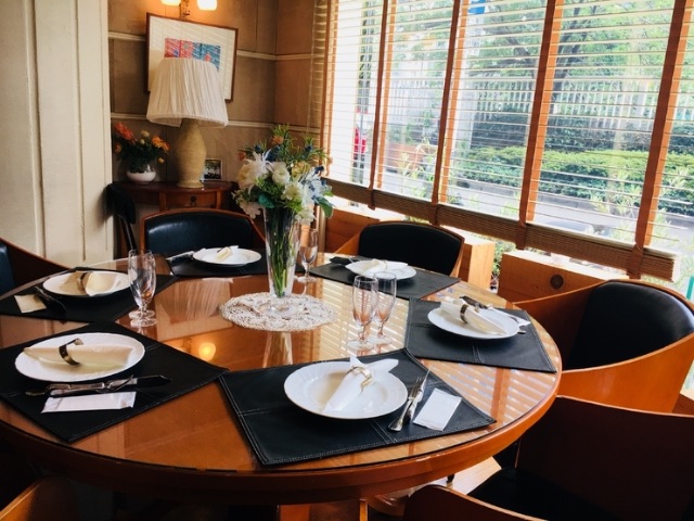 Italian restaurant with outstanding views along the Meguro River