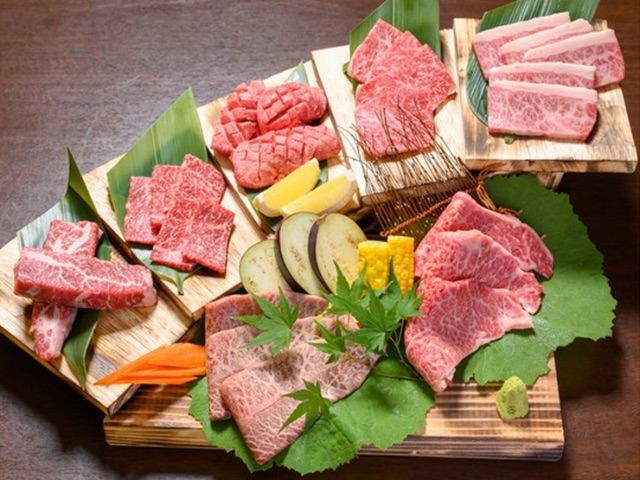 盡享A5級牛肉稀有部位在內的各色烤肉與韓國料理美味 