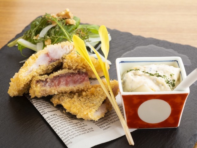 Get your fill of dishes that make the most of Fukui's ingredients and locally brewed sake