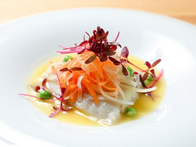 憑當季食材與自製醬汁的組合，打造精緻的成人法式料理　