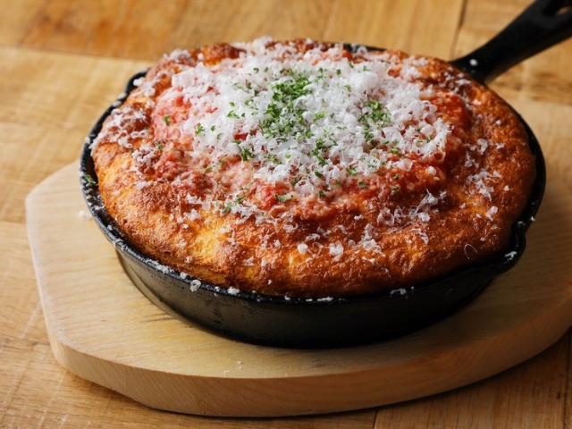 在時尚的傳統商業住宅餐廳，享用曾在當地修習廚藝的主廚帶來的義大利料理 