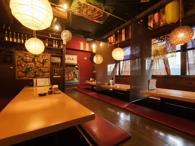 5 Japanese-style restaurants and izakayas [Japanese-style pubs] that pride themselves on their seafood and that you should visit at least once during your trip to Okinawa 