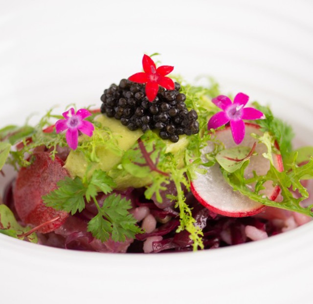5 Retreat-Style Restaurants Ideal for Mature Dates in Fukuoka