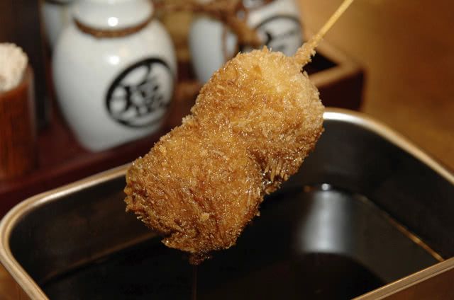 留意沾醬的方式！