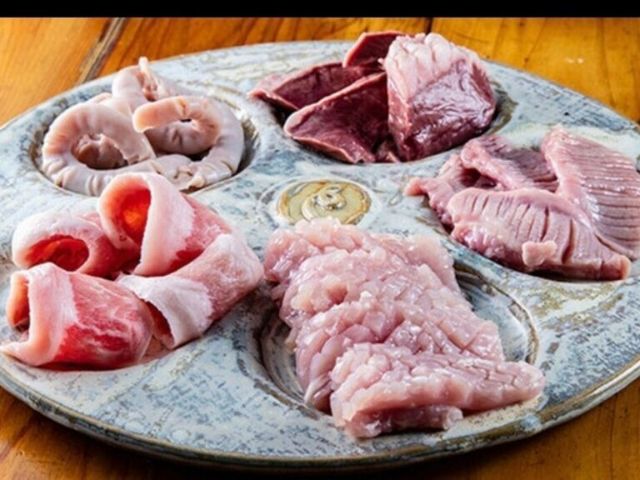 The delicious flavors and chewiness are incredibly moving! Experience the charms ofvarious kinds of offal.