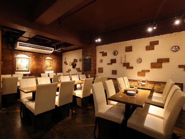 Bistro TOMO floor