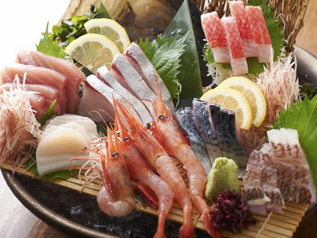 Delicious cuisine served with “mottainai” ingredients that show off the skills of the talented chef