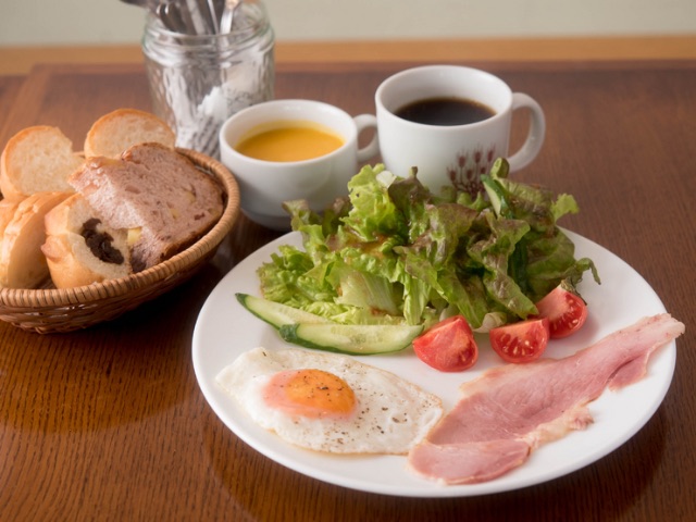 融入糸島食材的無添加麵包一字排開 