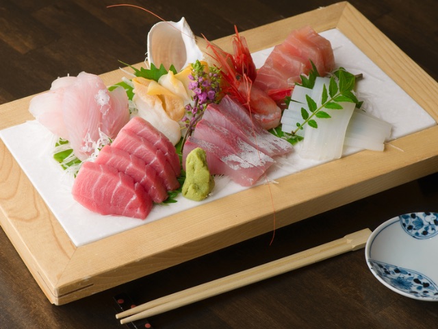 A generous Japanese izakaya that offers first-class food and arrangements at affordable prices for everyone