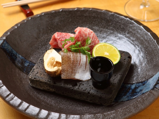 Enjoy healing moments with Toyama seafood, mountain foods, and local sake