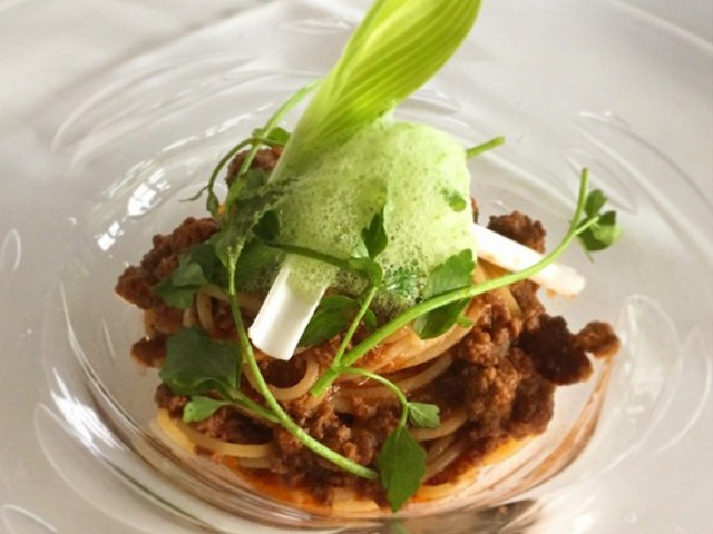 在金澤市中心的複古建築中享用義大利套餐料理 