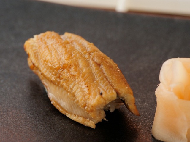 Enjoy Edo-mae sushi carefully prepared by artisans