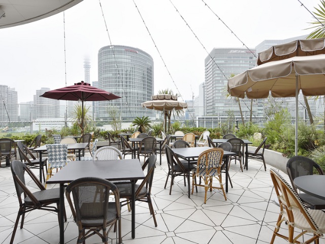 Asian and ethnic cuisine in a great location facing the bay area