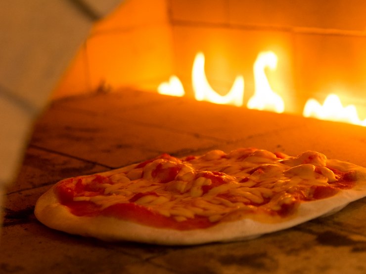 8. 披薩與肉類料理 SAKABA LUNO